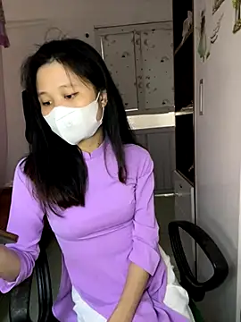 Snapshot of _Mon_23 chatting on December 1, 2025, 6:58 am Mon 23 online show from December 1, 2025, 6:58 am