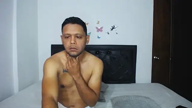 luna pitufo online show from October 13, 2025, 9:44 am