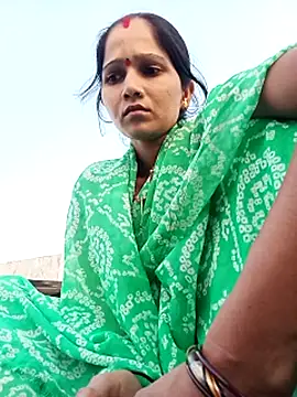 Jooli xx online show from October 8, 2025, 12:07 pm