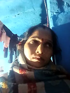 Jooli xx online show from November 14, 2025, 12:53 pm