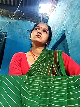 Jooli xx online show from February 24, 2026, 11:33 am