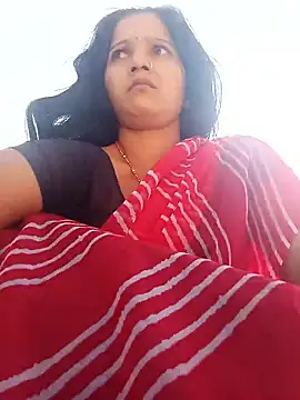 Jooli xx online show from November 5, 2025, 4:48 am