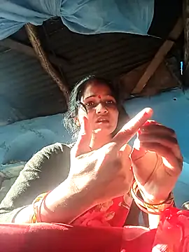 Jooli xx online show from March 19, 2026, 2:44 am