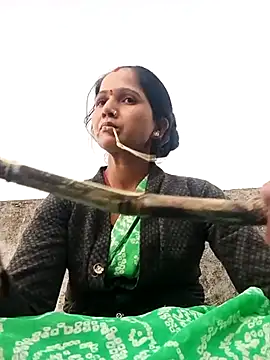 Jooli xx online show from November 1, 2025, 12:21 pm