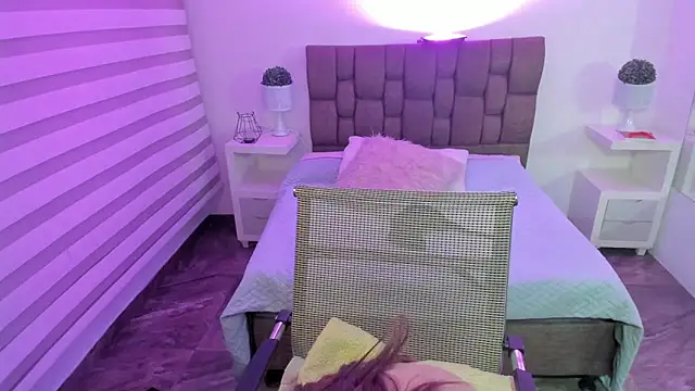 ambar 69  online show from November 10, 2025, 4:50 am