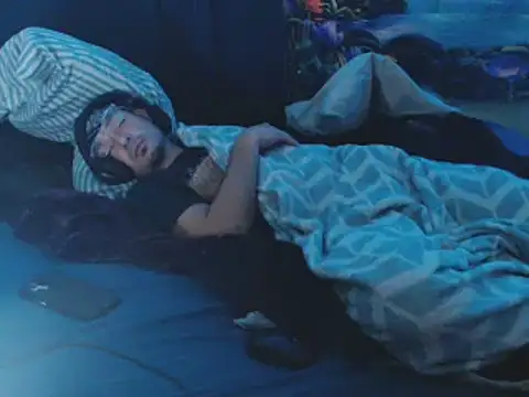 YoBlezz online show from November 16, 2025, 9:08 pm