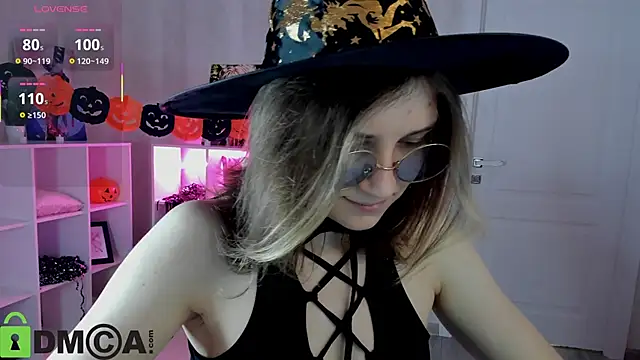 Agnes Passero online show from October 28, 2025, 8:02 am