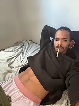 TRILLAHUNG online show from October 10, 2025, 2:40 pm