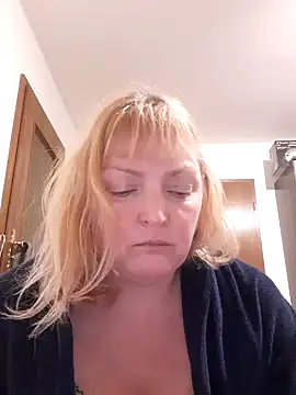 Snapshot of LiluLiluLilu chatting on October 20, 2025, 7:03 pm LiluLiluLilu online show from October 20, 2025, 7:03 pm