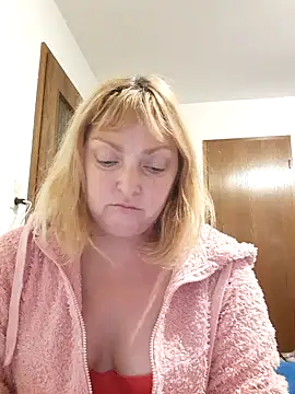 Snapshot of LiluLiluLilu chatting on October 15, 2025, 7:11 pm LiluLiluLilu online show from October 15, 2025, 7:11 pm