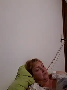 Snapshot of LiluLiluLilu chatting on October 13, 2025, 8:54 pm LiluLiluLilu online show from October 13, 2025, 8:54 pm