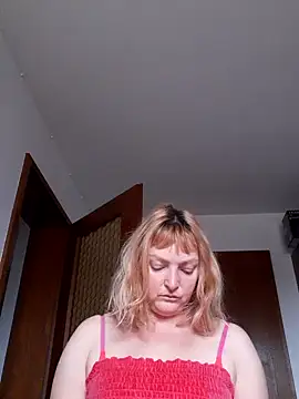 Snapshot of LiluLiluLilu chatting on October 27, 2025, 8:26 am LiluLiluLilu online show from October 27, 2025, 8:26 am