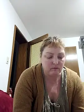 Snapshot of LiluLiluLilu chatting on February 16, 2026, 5:55 pm LiluLiluLilu online show from February 16, 2026, 5:55 pm