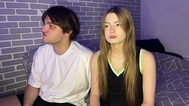 fetchingcouplee online show from October 6, 2025, 2:07 pm