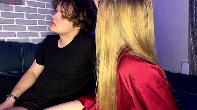 fetchingcouplee online show from October 28, 2025, 2:16 pm