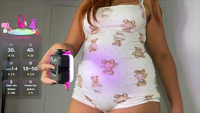 Snapshot of madsnextdoor chatting on November 17, 2025, 1:15 pm madsnextdoor online show from November 17, 2025, 1:15 pm