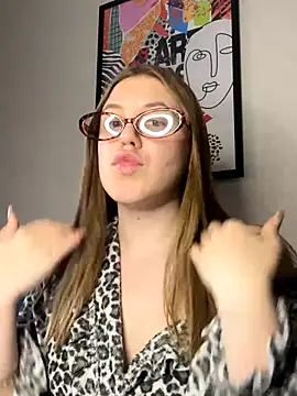 Snapshot of MelanieHenders chatting on October 19, 2025, 1:47 pm MelanieHenders online show from October 19, 2025, 1:47 pm