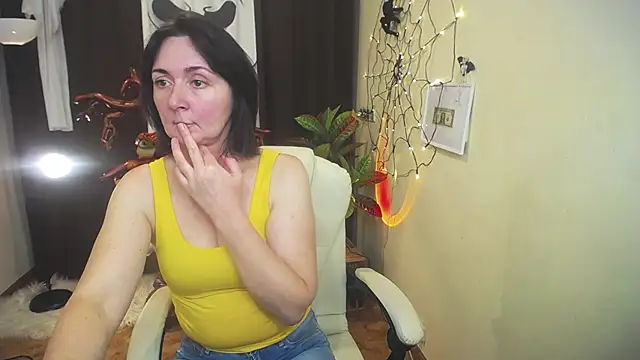 VivianGuchih online show from October 18, 2025, 11:56 am