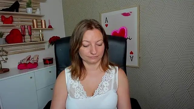 angelaSamt online show from July 20, 2026, 5:37 am