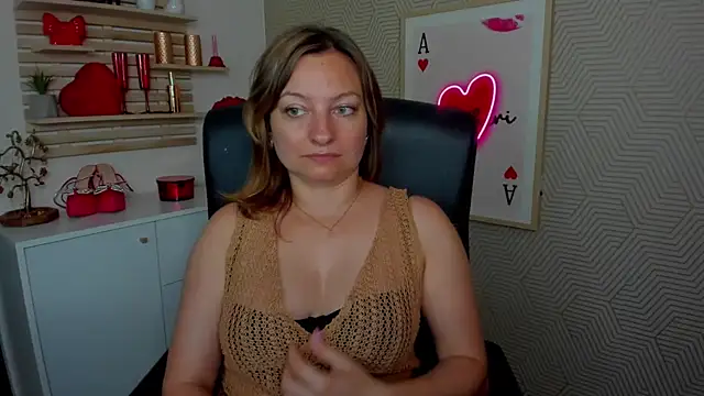 angelaSamt online show from June 29, 2026, 5:36 am
