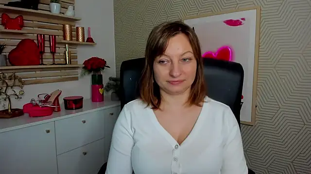 angelaSamt online show from April 8, 2026, 5:31 am