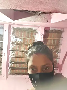 Snapshot of posewith chatting on October 13, 2025, 10:54 pm posewith online show from October 13, 2025, 10:54 pm