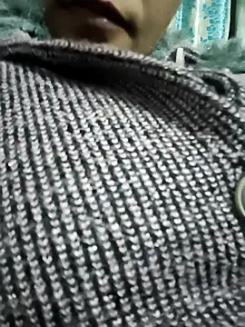 Snapshot of posewith chatting on November 17, 2025, 6:34 pm posewith online show from November 17, 2025, 6:34 pm