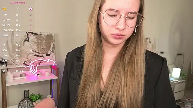JenLottie online show from September 28, 2025, 2:24 pm
