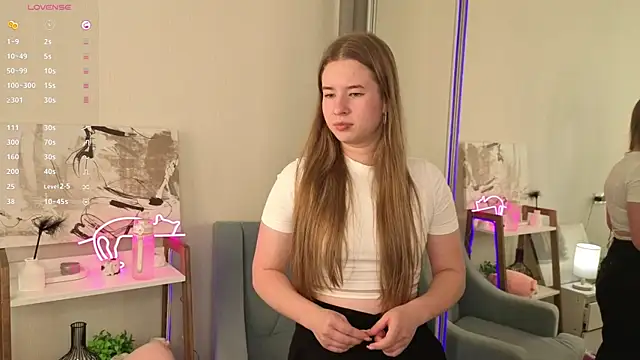 JenLottie online show from September 18, 2025, 1:25 pm