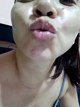 Snapshot of Amanda39 chatting on February 14, 2026, 1:50 am Amanda39 online show from February 14, 2026, 1:50 am