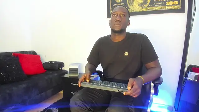 lucas manzon online show from December 1, 2025, 2:40 pm