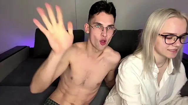 Snapshot of bawdycouplee chatting on October 25, 2025, 2:07 pm bawdycouplee online show from October 25, 2025, 2:07 pm