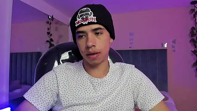 Muscle Scott online show from November 21, 2025, 12:59 pm