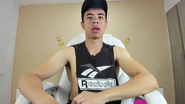 Muscle Scott online show from October 12, 2025, 12:17 pm