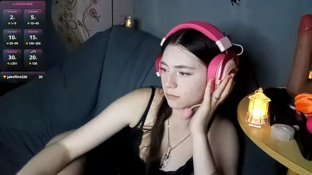 Sophiecuttie online show from November 1, 2025, 3:28 pm