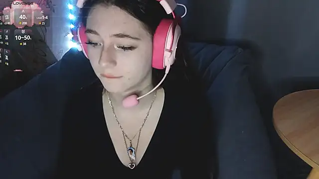 Sophiecuttie online show from October 25, 2025, 3:34 pm