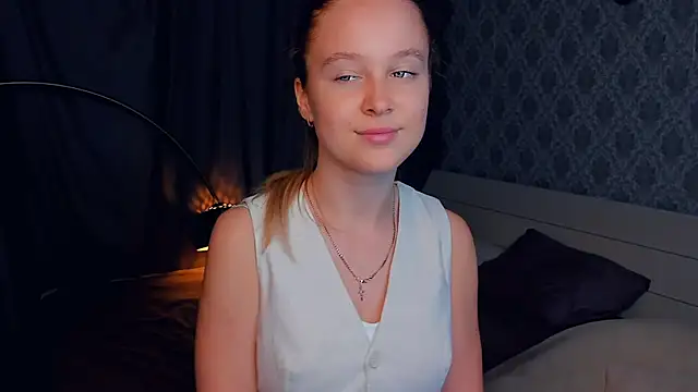 Snapshot of SoonMoor chatting on September 13, 2025, 6:08 pm SoonMoor online show from September 13, 2025, 6:08 pm