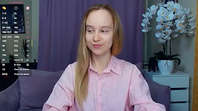 SoonMoor online show from April 11, 2026, 6:33 pm