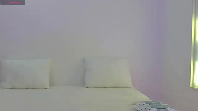 Luminn Daisell online show from September 10, 2025, 11:53 am