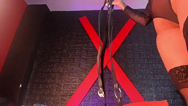 Snapshot of LolaXXXperience chatting on October 18, 2025, 12:18 pm LolaXXXperience online show from October 18, 2025, 12:18 pm