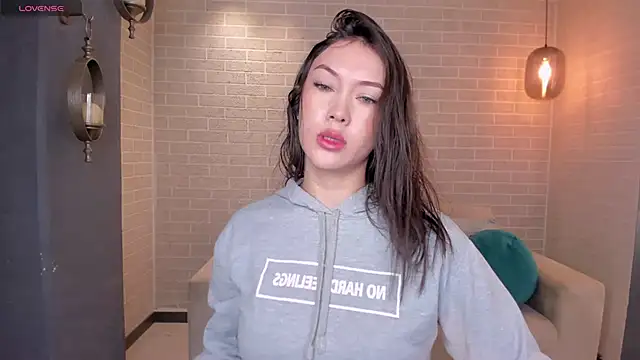 AnnaHoffman  online show from September 25, 2025, 12:22 pm