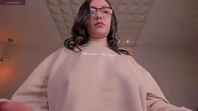 AnnaHoffman  online show from September 21, 2025, 11:48 am