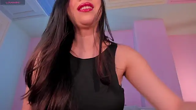 MayaMoretti  online show from December 22, 2025, 5:18 am