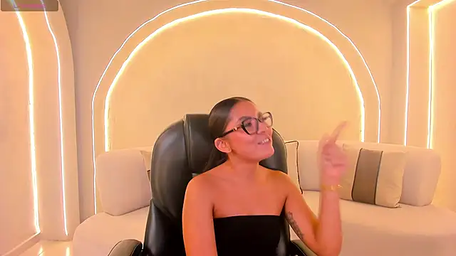 Snapshot of NinaBlum chatting on October 16, 2025, 3:26 am NinaBlum online show from October 16, 2025, 3:26 am