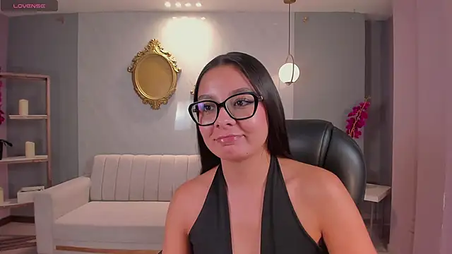 Snapshot of NinaBlum chatting on November 11, 2025, 2:28 am NinaBlum online show from November 11, 2025, 2:28 am