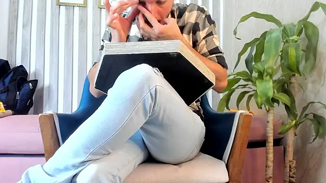 Snapshot of EthanGrey chatting on September 10, 2025, 11:20 am EthanGrey online show from September 10, 2025, 11:20 am