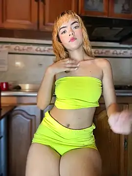 Snapshot of GigiBlaze chatting on September 24, 2025, 8:48 pm GigiBlaze online show from September 24, 2025, 8:48 pm