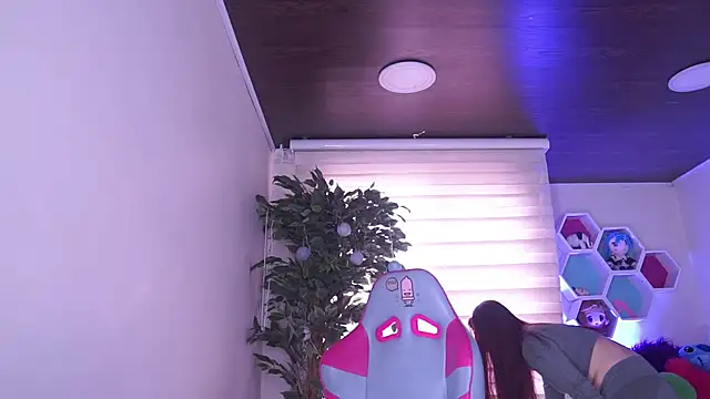 Rebecah 1 online show from April 15, 2026, 8:31 pm