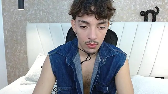 Jake laraxxx online show from September 21, 2025, 6:02 pm