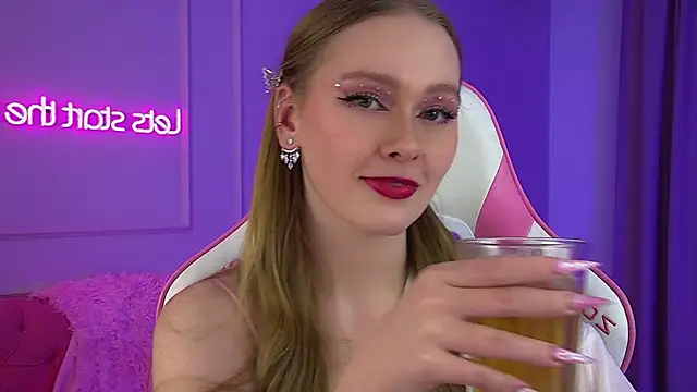 Snapshot of AgataFoxley chatting on February 28, 2026, 6:29 pm AgataFoxley online show from February 28, 2026, 6:29 pm